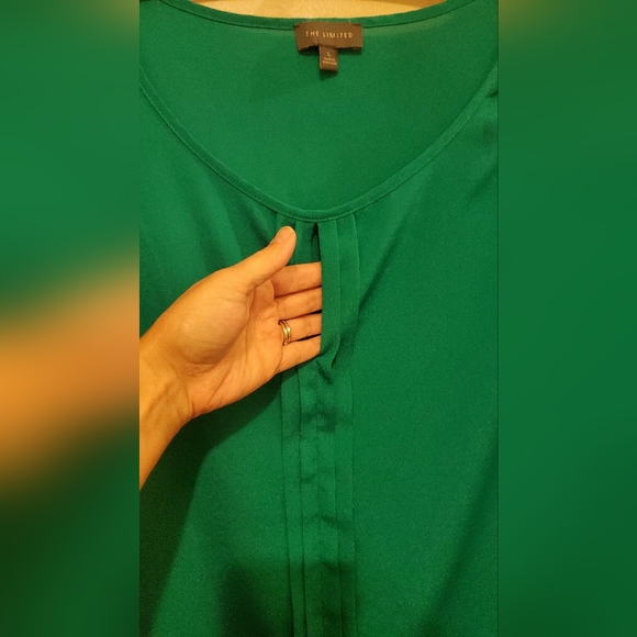 The Limited green sleeveless top - Picture 3 of 5